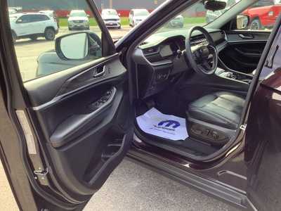 2023 Jeep Grand Cherokee, $37575. Photo 9