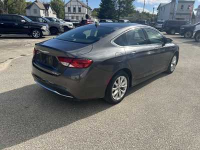 2015 Chrysler 200, $7975. Photo 3