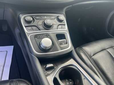 2015 Chrysler 200, $7975. Photo 7