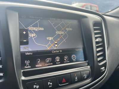 2015 Chrysler 200, $7975. Photo 10