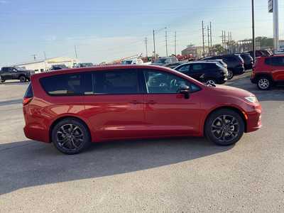 2026 Chrysler Pacifica, $42731. Photo 5