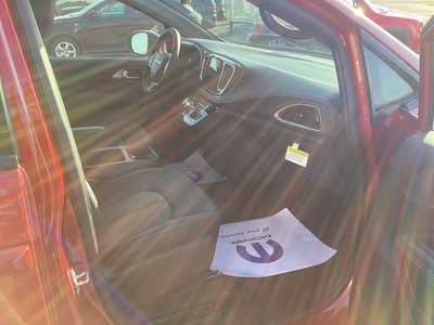 2026 Chrysler Pacifica, $42731. Photo 7