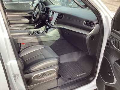 2024 Jeep Wagoneer, $47975. Photo 7