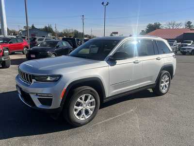 2023 Jeep Grand Cherokee, $35975. Photo 5