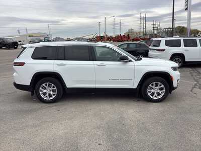 2022 Jeep Grand Cherokee L, $31975. Photo 5