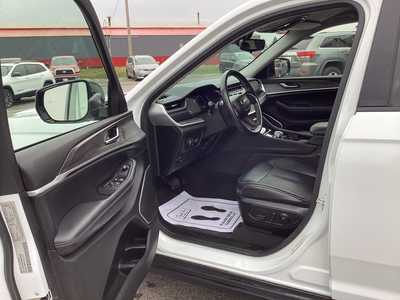 2022 Jeep Grand Cherokee L, $31975. Photo 11