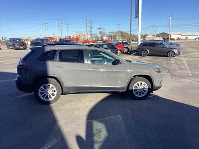 2022 Jeep Cherokee, $25575. Photo 5