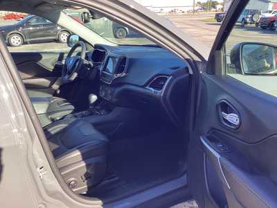 2022 Jeep Cherokee, $25575. Photo 7