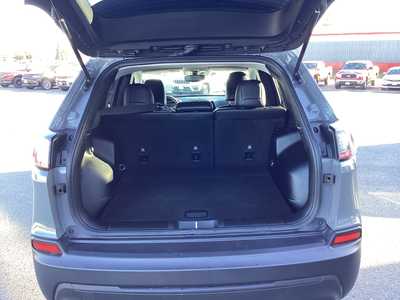 2022 Jeep Cherokee, $25575. Photo 9