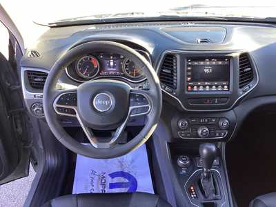 2022 Jeep Cherokee, $25575. Photo 11