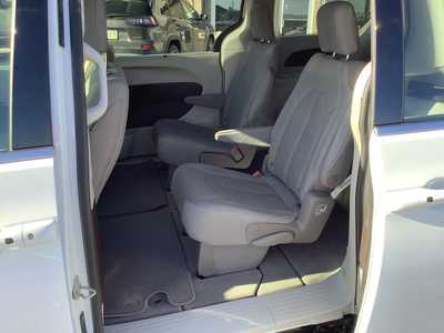 2021 Chrysler Pacifica, $25975. Photo 9