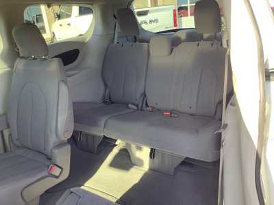 2021 Chrysler Pacifica, $25975. Photo 10