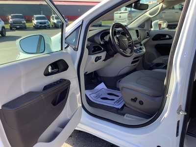 2021 Chrysler Pacifica, $25975. Photo 11