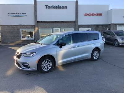 2024 Chrysler Pacifica, $32575. Photo 1