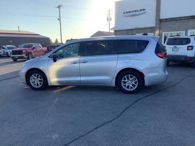 2024 Chrysler Pacifica, $32575. Photo 2