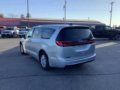 2024 Chrysler Pacifica, $32575. Photo 3