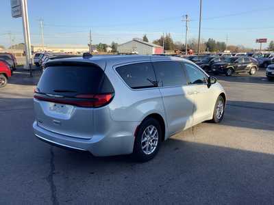 2024 Chrysler Pacifica, $32575. Photo 4