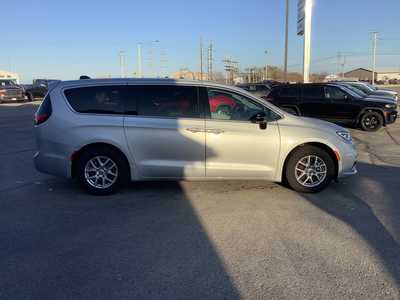 2024 Chrysler Pacifica, $32575. Photo 5