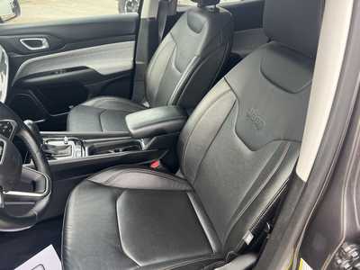 2022 Jeep Compass, $22575. Photo 5