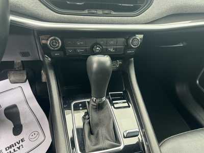 2022 Jeep Compass, $22575. Photo 8