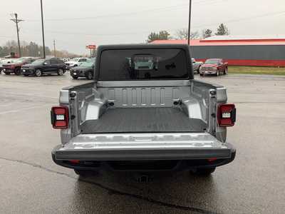 2020 Jeep Gladiator, $26975. Photo 4
