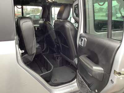 2020 Jeep Gladiator, $26975. Photo 9