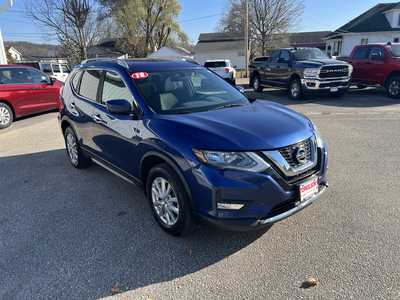 2018 Nissan Rogue, $12975. Photo 2