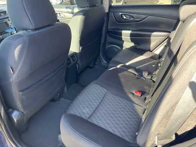 2018 Nissan Rogue, $12975. Photo 4
