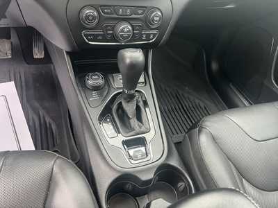 2021 Jeep Cherokee, $22975. Photo 8