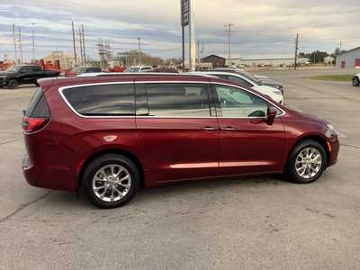 2021 Chrysler Pacifica, $28975. Photo 5