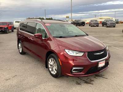 2021 Chrysler Pacifica, $28975. Photo 6