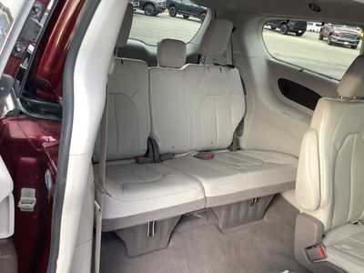 2021 Chrysler Pacifica, $28975. Photo 9