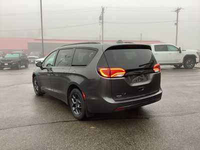 2018 Chrysler Pacifica, $13975. Photo 3