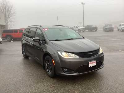 2018 Chrysler Pacifica, $13975. Photo 6