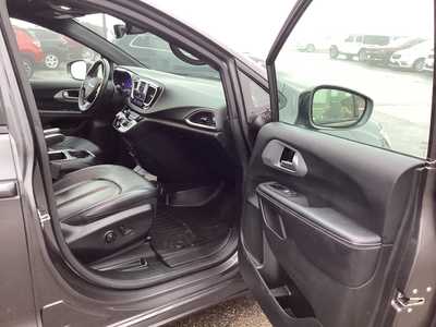 2018 Chrysler Pacifica, $13975. Photo 7