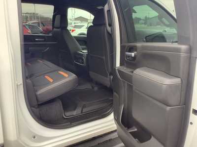 2022 GMC 2500 Crew Cab, $49975. Photo 9
