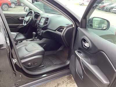 2021 Jeep Cherokee, $26975. Photo 7