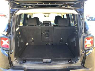 2022 Jeep Renegade, $18975. Photo 9