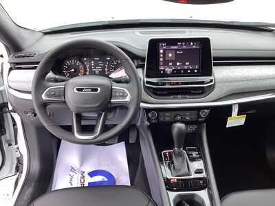 2026 Jeep Compass, $28215. Photo 11