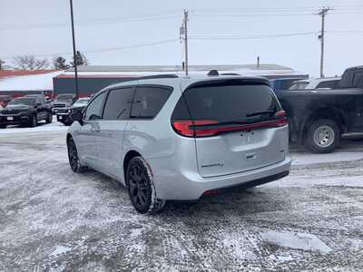2026 Chrysler Pacifica, $47541. Photo 3