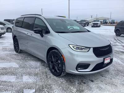 2026 Chrysler Pacifica, $47541. Photo 6