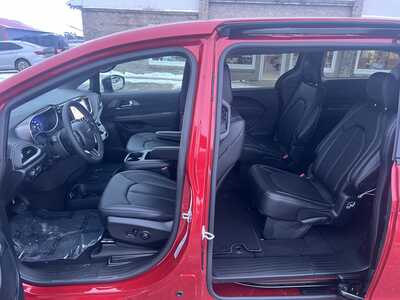 2026 Chrysler Pacifica, $43278. Photo 6