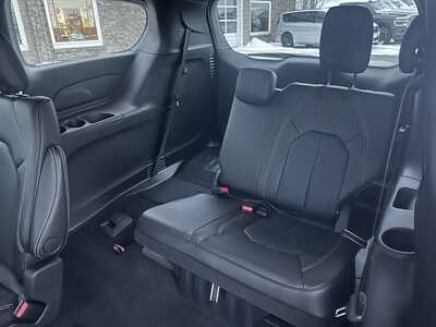 2026 Chrysler Pacifica, $43278. Photo 7