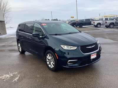2023 Chrysler Pacifica, $31975. Photo 6
