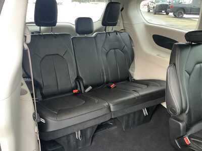 2023 Chrysler Pacifica, $31975. Photo 9