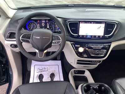 2023 Chrysler Pacifica, $31975. Photo 12