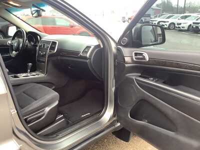 2011 Jeep Grand Cherokee, $8975. Photo 5