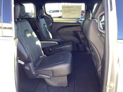 2026 Chrysler Pacifica, $45791. Photo 8