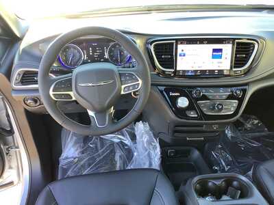 2026 Chrysler Pacifica, $45791. Photo 12