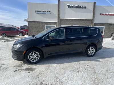 2023 Chrysler Voyager, $23975. Photo 2